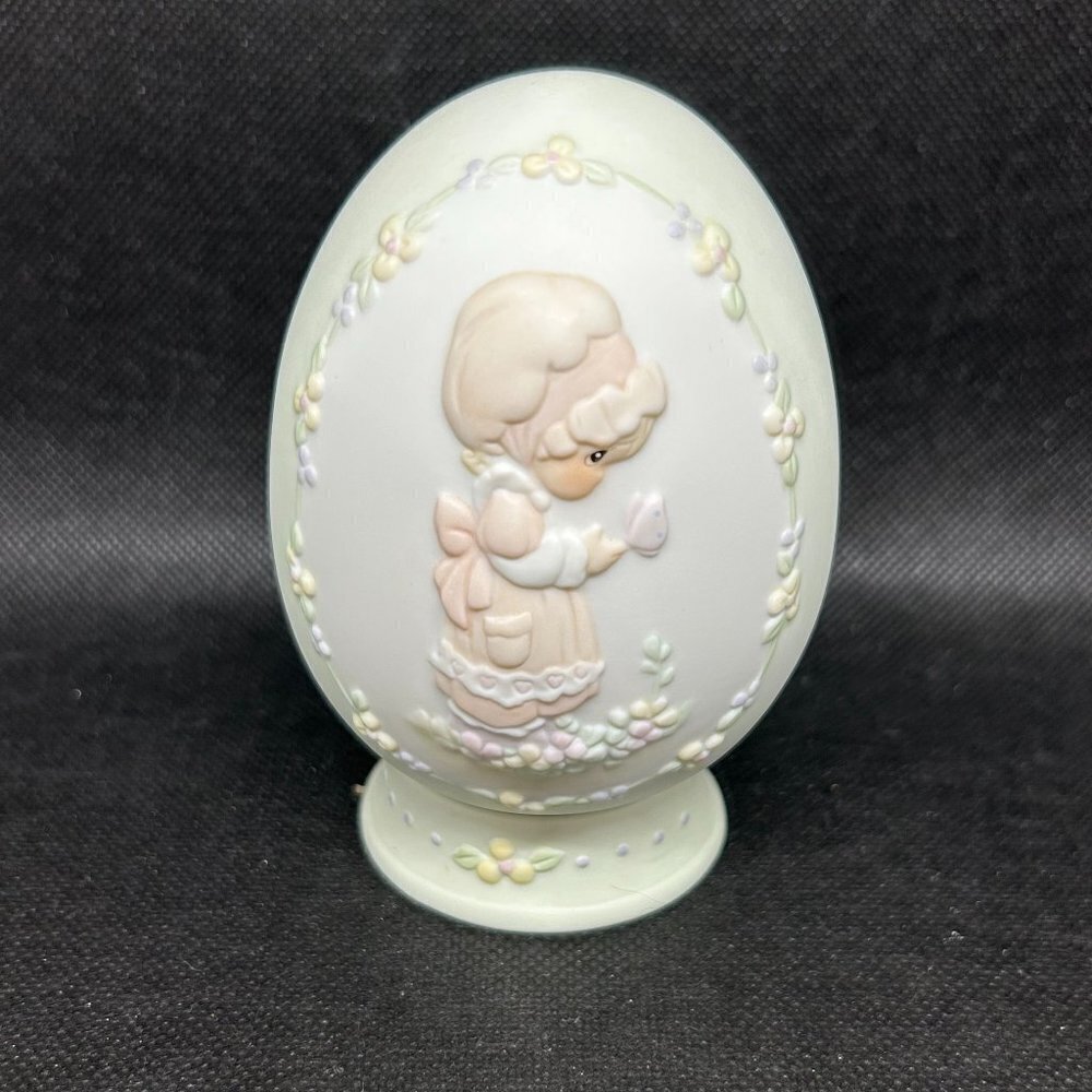 Precious Moments "We Are God's Workmanship"  1992 Annual egg figurine